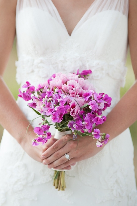 Chọn hoa cưới giúp cô dâu rạng rỡ hơn những ngày mưa 6