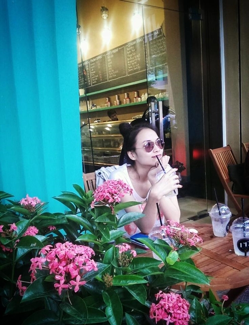 Sao Việt đồng loạt diện trang phục thu ra phố 11