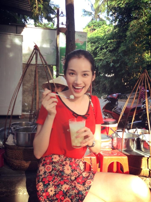 Thanh Hằng, Ngọc Trinh vẫn phong cách với street style đen-trắng 18 Thanh Hằng, Ngọc Trinh vẫn phong cách với street style đen-trắng 18