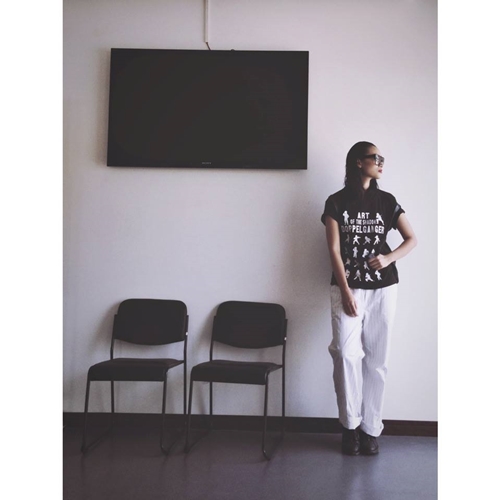 Thanh Hằng, Ngọc Trinh vẫn phong cách với street style đen-trắng 10 Thanh Hằng, Ngọc Trinh vẫn phong cách với street style đen-trắng 10