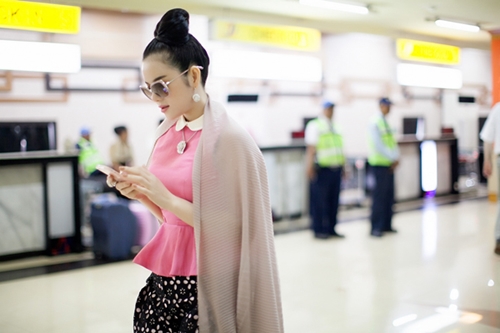Ngọc Trinh, Lý Nhã Kỳ đồng loạt Ngọc Trinh, Lý Nhã Kỳ đồng loạt