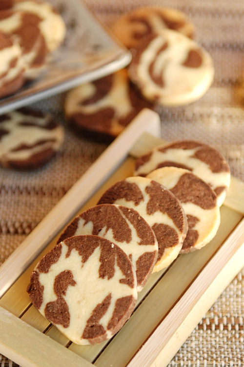 L&agrave;m b&aacute;nh quy hai m&agrave;u thật đơn giản!  10