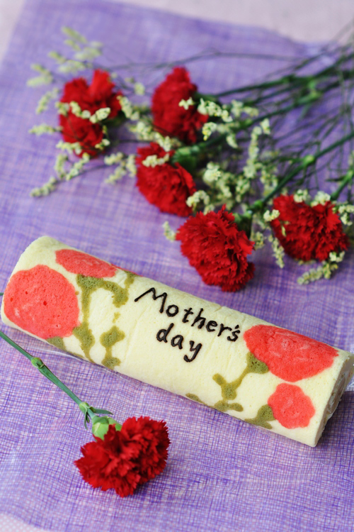 Làm bánh gato cuộn dành riêng cho Ngày của Mẹ 7