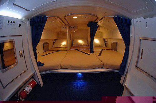 Cuộc sống trong phòng ngủ trên máy bay của các nữ tiếp viên hàng không 1