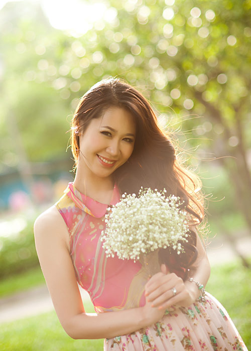10 b&agrave; mẹ một con quyến rũ nhất l&agrave;ng giải tr&iacute; Việt 7