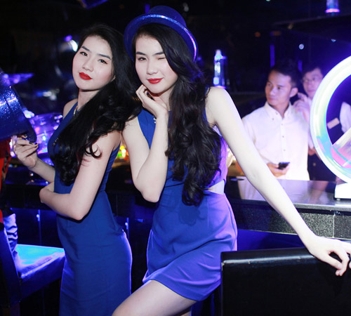 Những cặp chị em xinh đẹp nổi tiếng của showbiz Việt 22