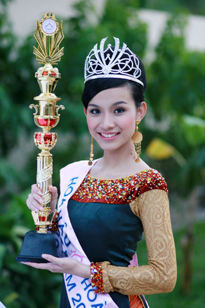 Những Hoa hậu Việt lao đao vì scandal mua bán giải 8
