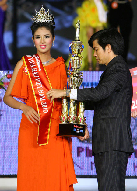 Những Hoa hậu Việt lao đao vì scandal mua bán giải 6