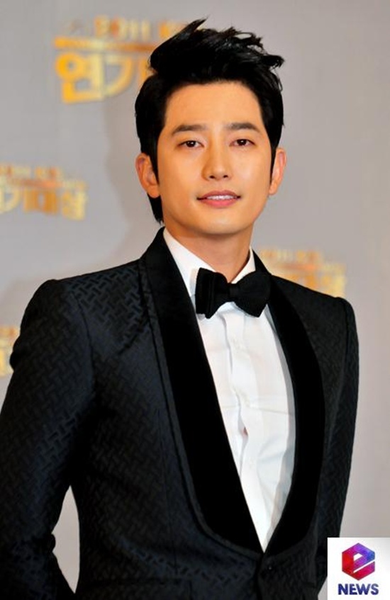 Park Shi Hoo 2 giờ sáng trằn trọc viết thư giãi bày 2