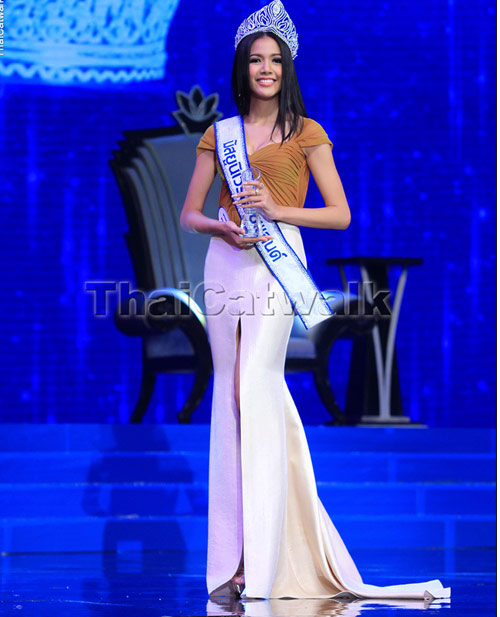 Hoa hậu Thái Lan - Cô gái có nụ cười tươi sáng như Trương Thị May 1