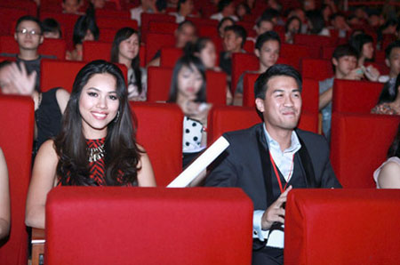 Chuyện tình lặng lẽ của Hoàng My và em chồng Hà Tăng 1 Chuyện tình lặng lẽ của Hoàng My và em chồng Hà Tăng 1