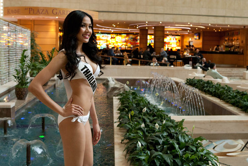 Hoa hậu Thái Lan - Cô gái có nụ cười tươi sáng như Trương Thị May 13