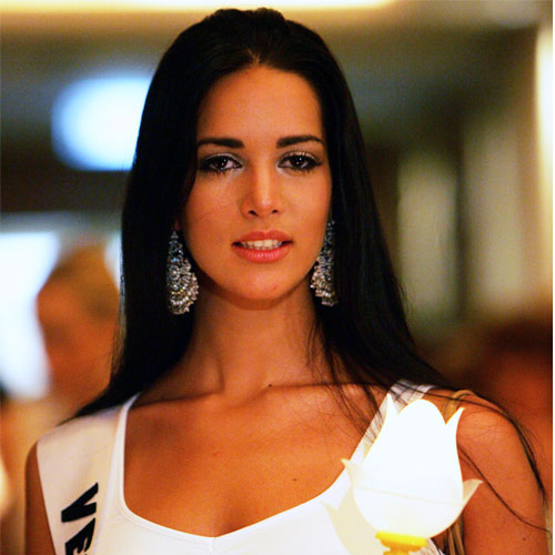 Con gái cựu Hoa hậu Venezuela chứng kiến cảnh bố mẹ bị bắn chết