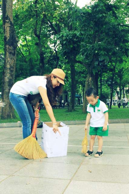 Ngắm nhóc tì "sao" Việt "lao động chân tay" giúp bố mẹ 15