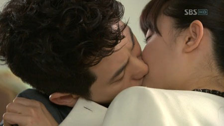 Park Shi Hoo hôn Moon Geun Young thành công 1