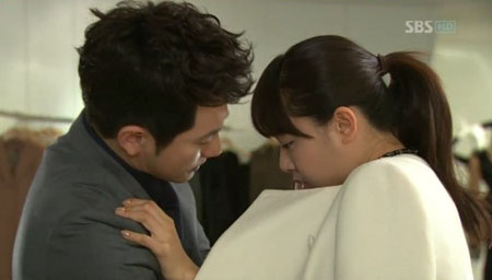 Park Shi Hoo hôn Moon Geun Young thành công 3