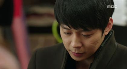 Park Yoochun cầu h&ocirc;n Yoon Eun Hye cực l&atilde;ng mạn 3