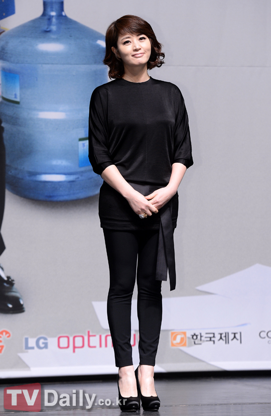 Kim Hye Soo hóa nữ hoàng công sở 4