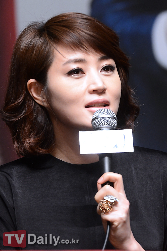 Kim Hye Soo hóa nữ hoàng công sở 5