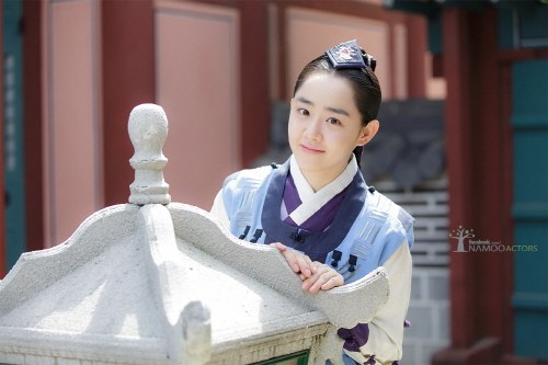 Moon Geun Young đáng yêu trên phim trường 