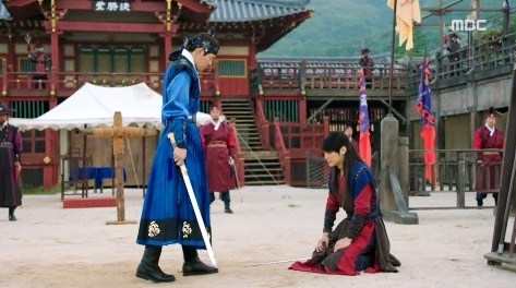 Jung (Moon Geun Young) bị Hoàng tử phát hiện thân phận thật 2