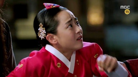 Jung (Moon Geun Young) bị Hoàng tử phát hiện thân phận thật 4