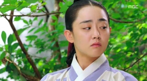 Jung (Moon Geun Young) bị Hoàng tử phát hiện thân phận thật 8