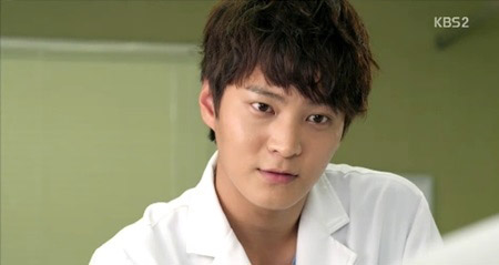 Moon Chae Won vội vàng... che ngực trước Joo Won 5