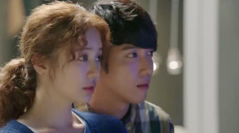 Lee Dong Gun ghen khi thấy Yoon Eun Hye ôm Jung Yong Hwa 4