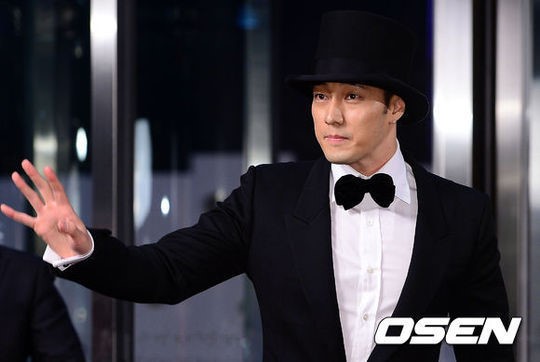 "Quân chủ" So Ji Sub gây sốt với điệu Kiyomi cực dễ thương 4