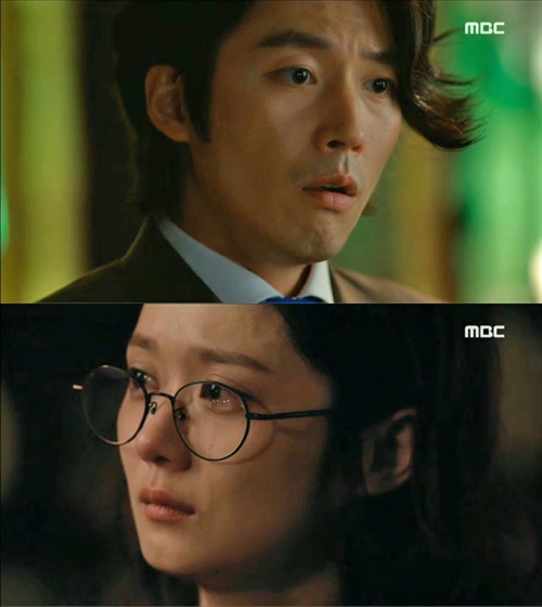 Jang Hyuk bị ép... xoa bóp ngực cho Jang Nara 1