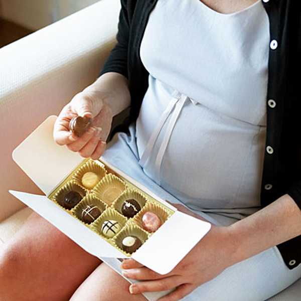 11 cách giúp mẹ bầu “đánh đuổi” chứng ợ nóng trong thai kỳ 1