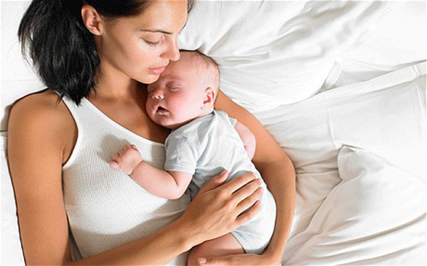 5 điều các mẹ nên làm khi con đang ngủ 1