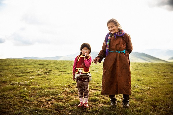 Bộ ảnh đẹp mê mẩn về cuộc sống du mục ở Mông Cổ  13