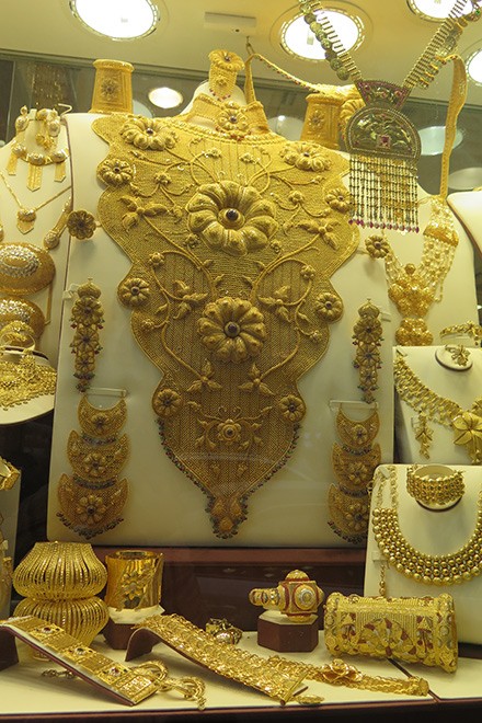 Khám phá khu chợ bán vàng theo... cân ở Dubai 5