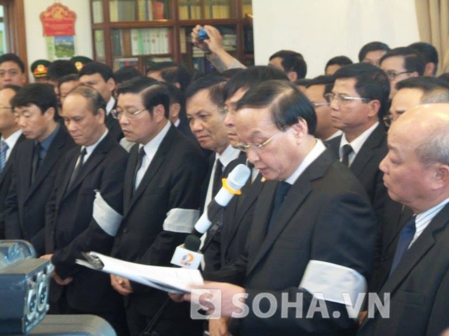 Hàng nghìn người về dự lễ truy điệu ông Nguyễn Bá Thanh 8