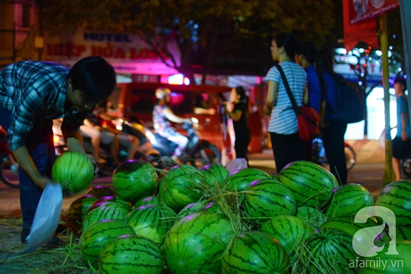 Người Sài Gòn mua dưa hấu ủng hộ nông dân Quảng Nam 5