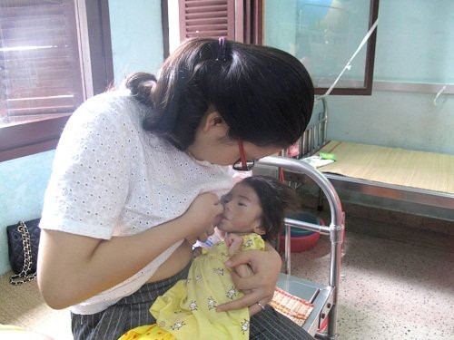 em bé 14 tháng tuổi suy dinh dưỡng nặng em bé 14 tháng tuổi suy dinh dưỡng nặng