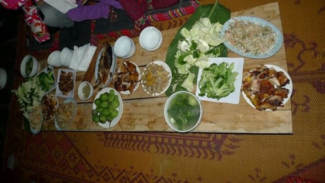 Ăn cơm với người Thái ở bản Áng 4