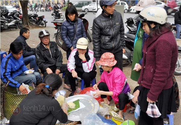 Xôi xéo Hàng Bài - Gánh xôi vỉa hè của những người Hà Nội "sành ăn quà sáng" 1