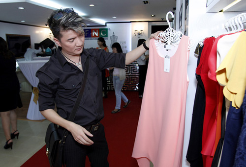 Sao Việt đua nhau ra dòng sản phẩm thời trang của riêng mình  45