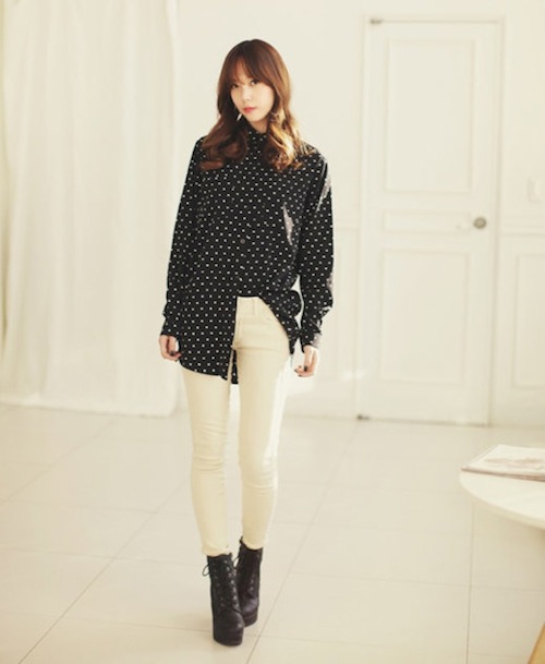 Ng&agrave;y lạnh, mặc g&igrave; c&ugrave;ng quần jeans trắng 17