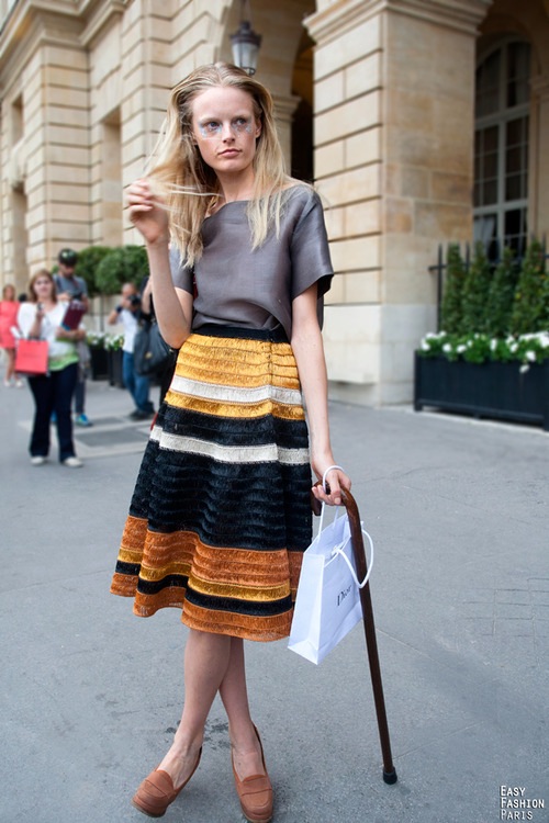 Dirndl skirt - xu hướng váy hoàn hảo cho phái đẹp công sở 12