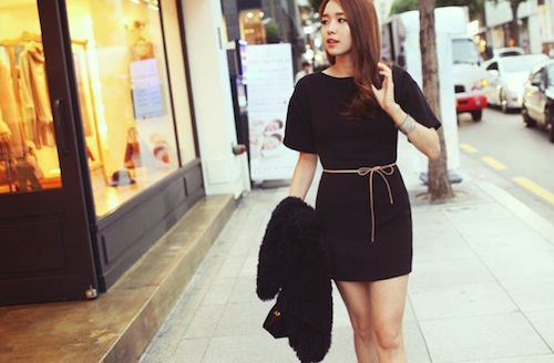 Gợi &yacute; kết hợp thắt lưng v&agrave; đồ h&egrave; đ&uacute;ng kiểu 8