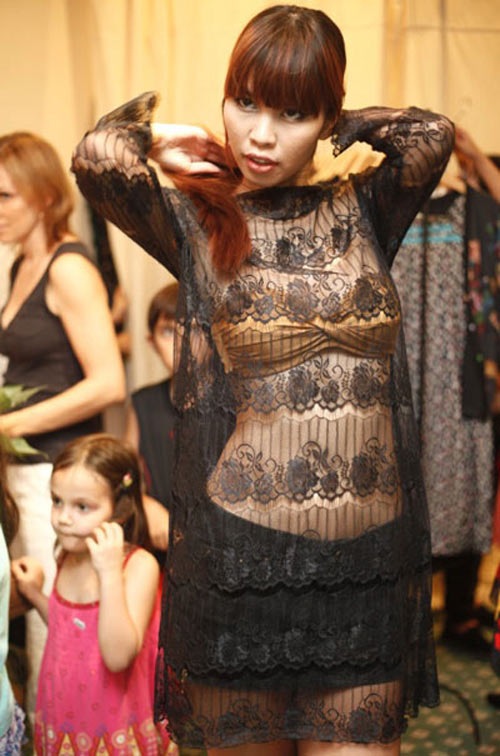 Sao Việt ngày càng táo bạo với áo váy xuyên thấu 3