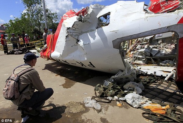 Máy bay QZ8501 tăng độ cao quá nhanh trước khi bị khựng lại và rơi xuống biển 2