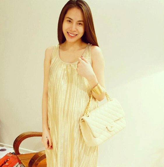 C&ocirc;ng Vinh viết lời mừng sinh nhật Thủy Ti&ecirc;n tr&ecirc;n &aacute;o  2