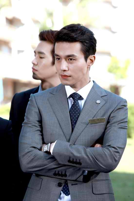 Fan "Hotel King" lo lắng Lee Dong Wook giảm cân quá đà 7