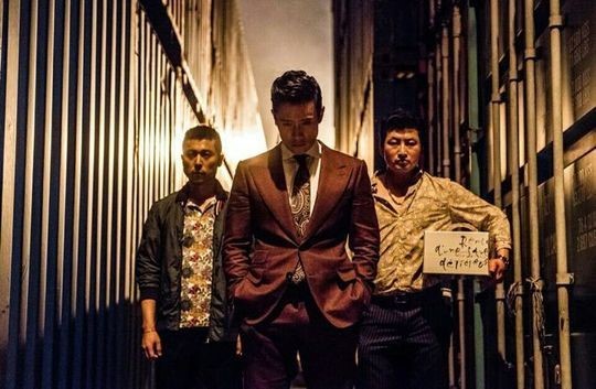 Lee Byung Hun vẫn chăm chỉ đóng phim giữa Lee Byung Hun vẫn chăm chỉ đóng phim giữa