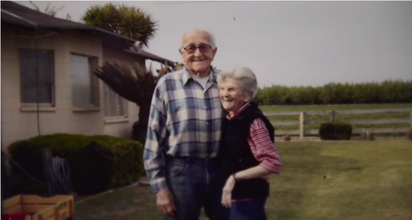 Cặp vợ chồng gắn bó 67 năm cùng nắm tay qua đời trong 1 ngày 4